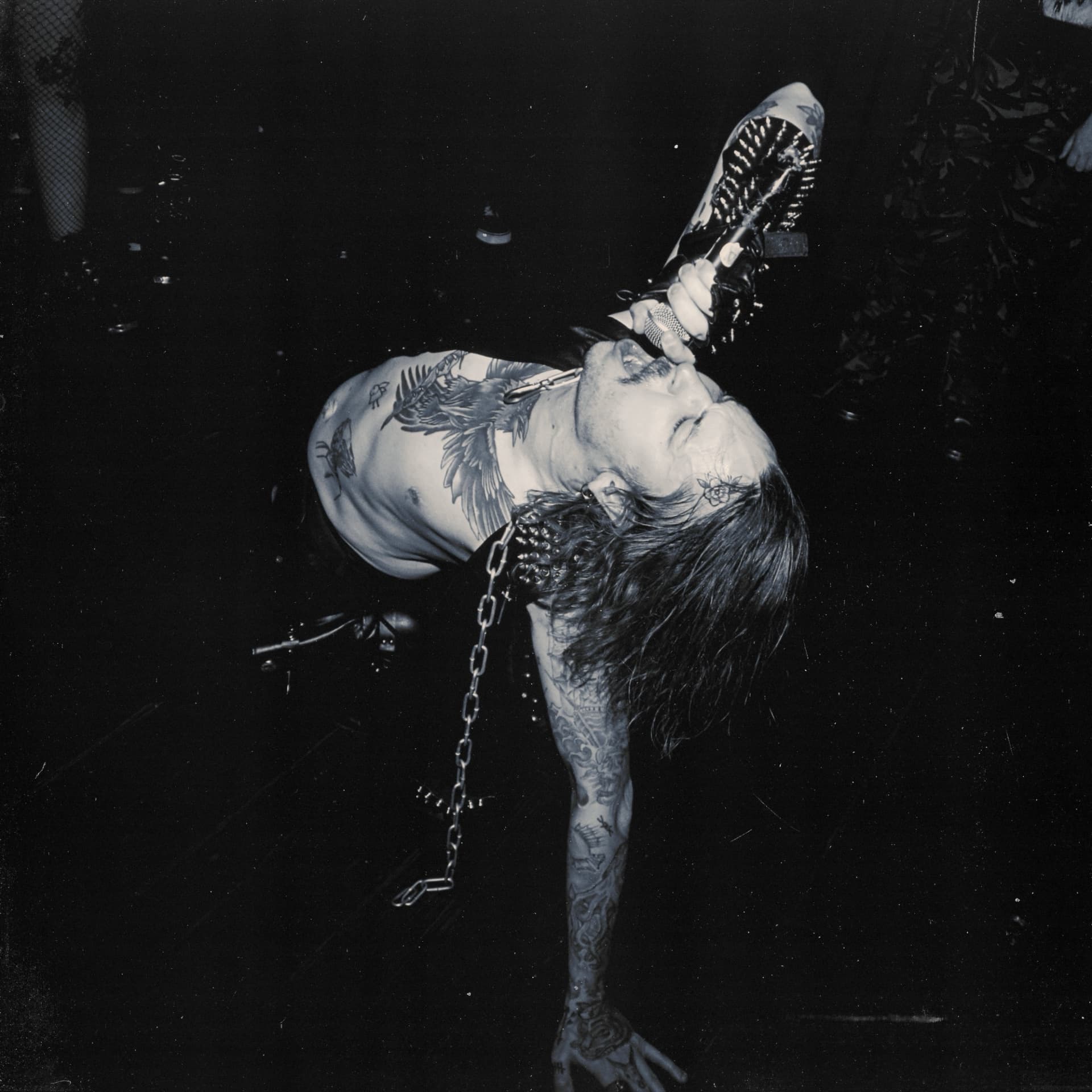 Qwälen at Dead Wax — photo 3